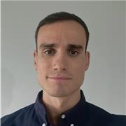 Profesor de ciencias sociales, economía y euskera. Licenciando en Ciencias políticas y de la Administración.